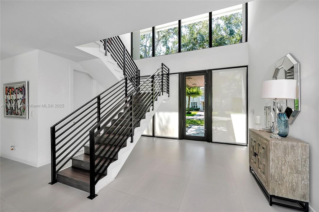 Activo con contrato: $24,000 (5 camas, 5 baños, 3164 Pies cuadrados)