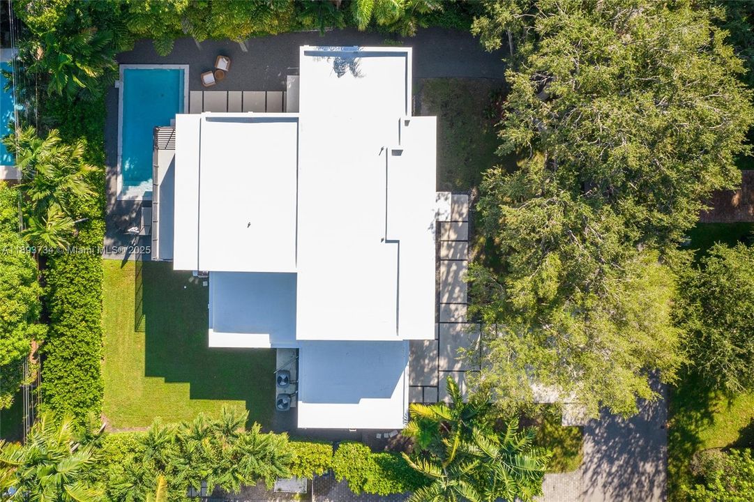 Activo con contrato: $24,000 (5 camas, 5 baños, 3164 Pies cuadrados)