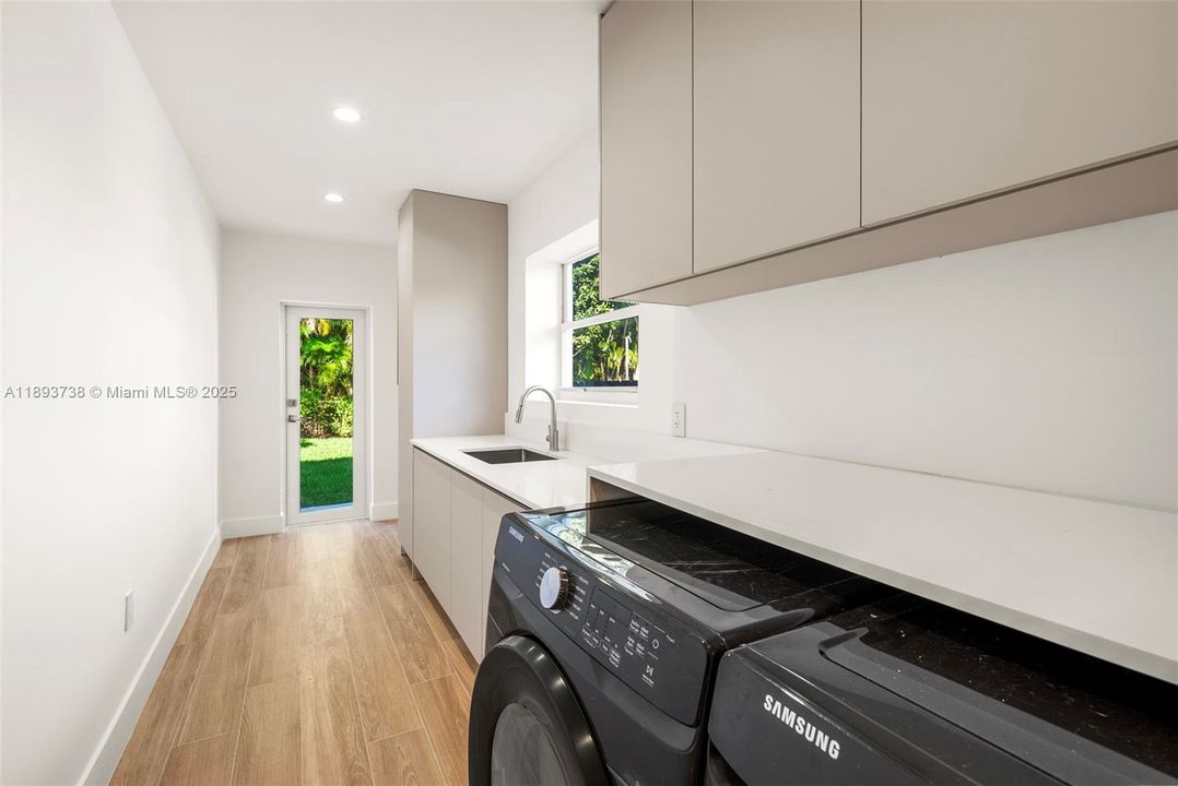 На продажу: $2,600,000 (5 спален, 4 ванн, 2127 Квадратных фут)