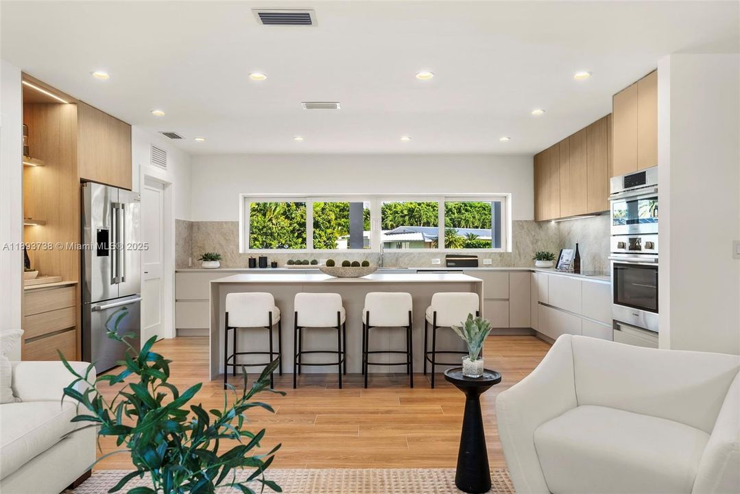 На продажу: $2,600,000 (5 спален, 4 ванн, 2127 Квадратных фут)