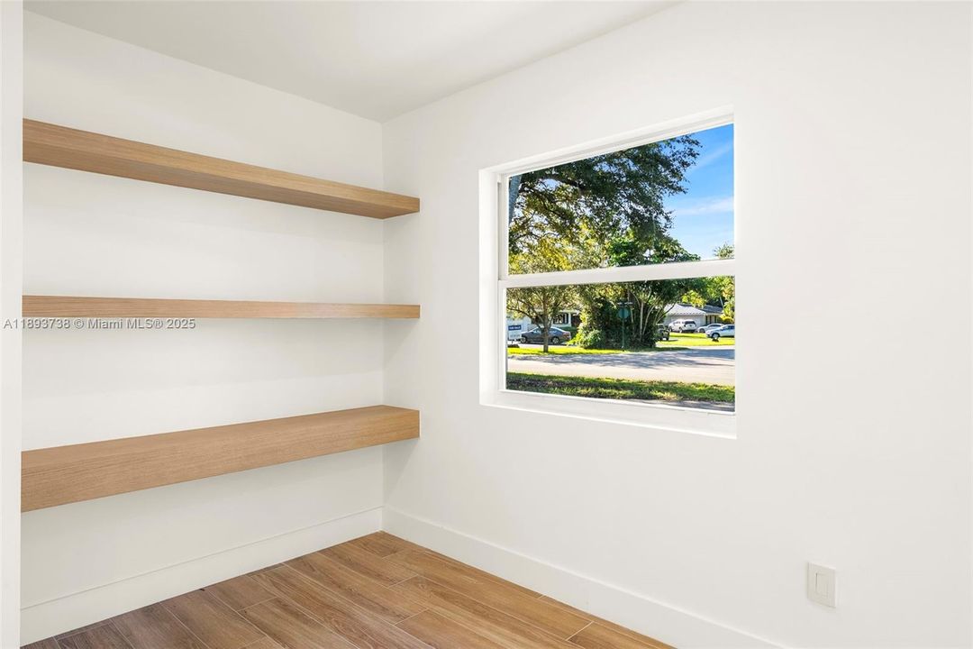 На продажу: $2,600,000 (5 спален, 4 ванн, 2127 Квадратных фут)