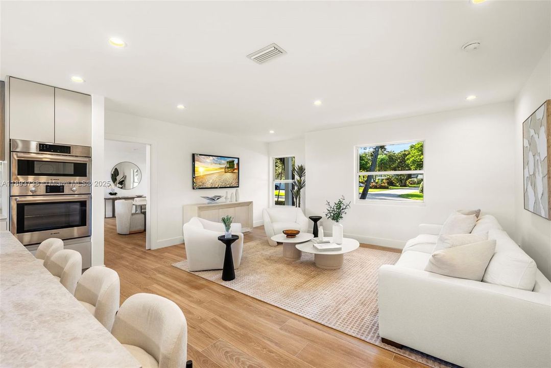 На продажу: $2,600,000 (5 спален, 4 ванн, 2127 Квадратных фут)