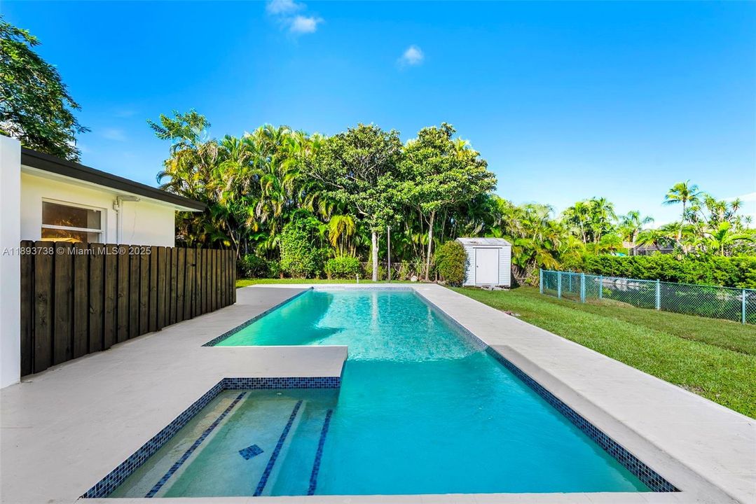 На продажу: $2,600,000 (5 спален, 4 ванн, 2127 Квадратных фут)