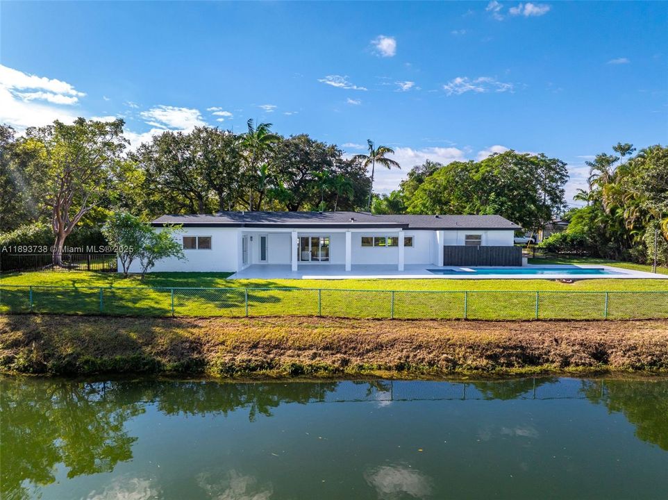 На продажу: $2,600,000 (5 спален, 4 ванн, 2127 Квадратных фут)