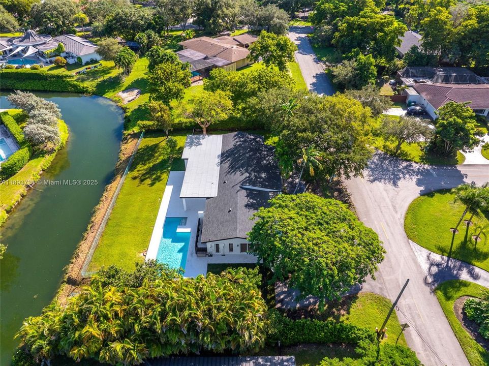 На продажу: $2,600,000 (5 спален, 4 ванн, 2127 Квадратных фут)