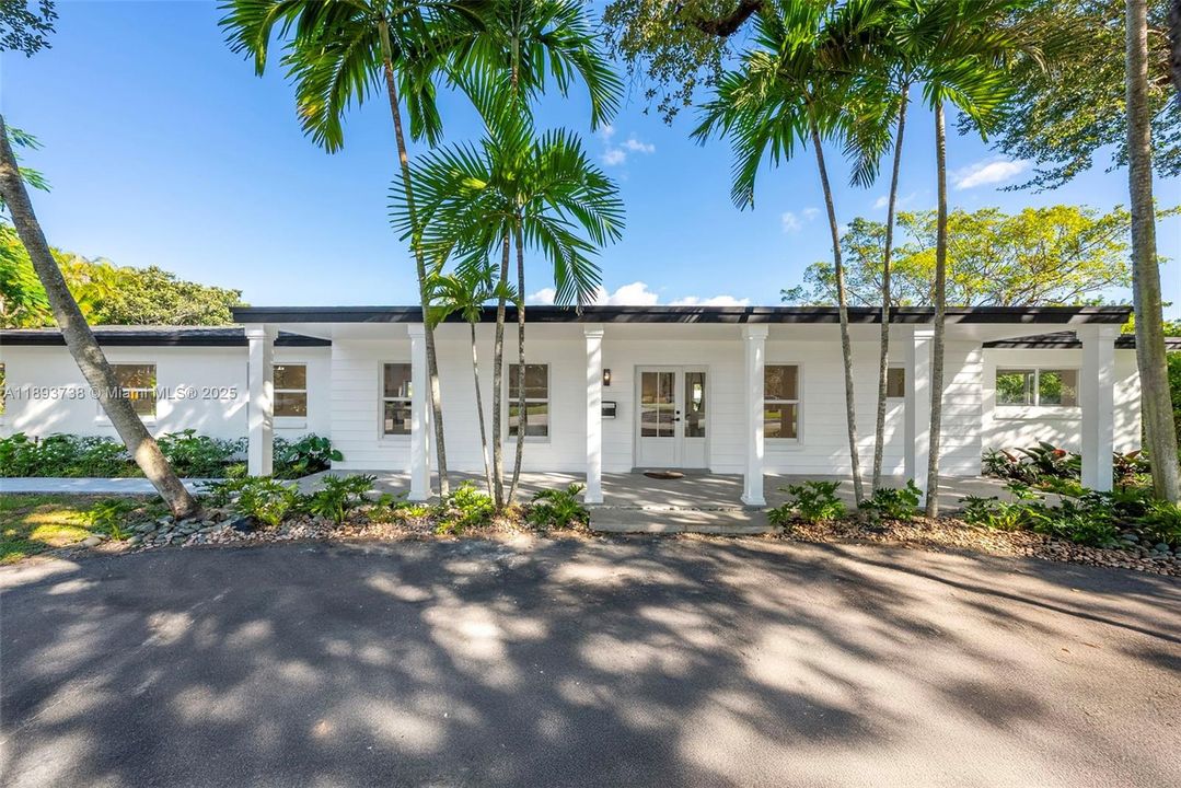 На продажу: $2,600,000 (5 спален, 4 ванн, 2127 Квадратных фут)