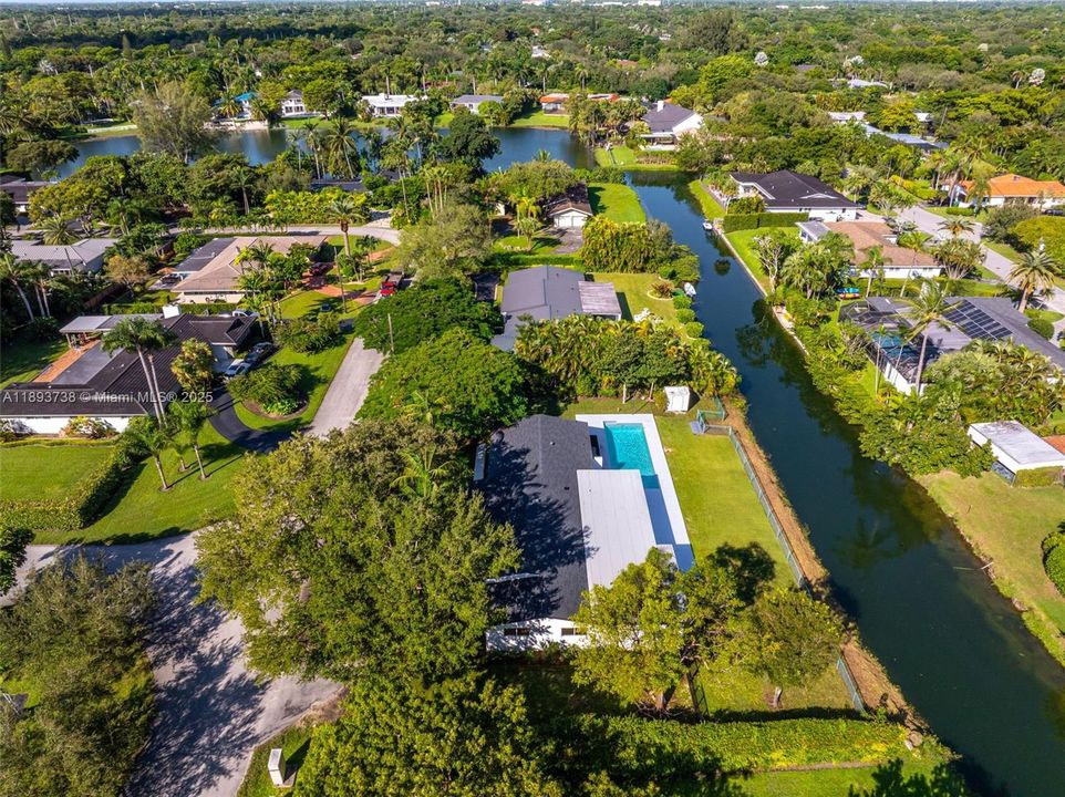 На продажу: $2,600,000 (5 спален, 4 ванн, 2127 Квадратных фут)