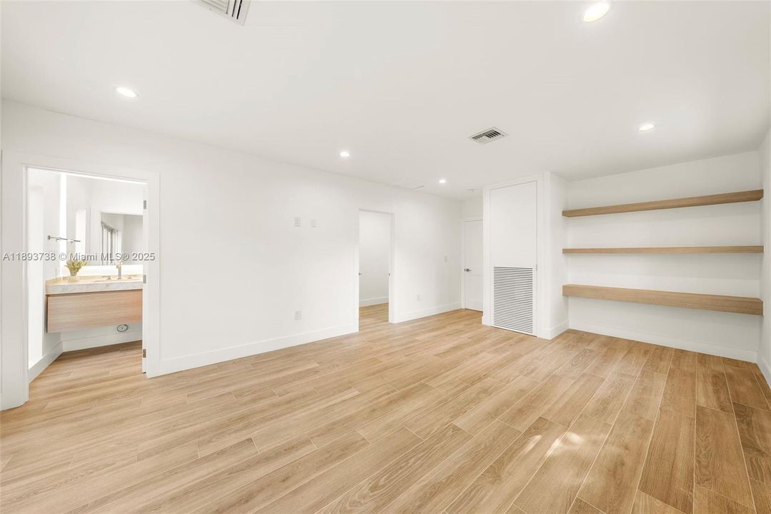 На продажу: $2,600,000 (5 спален, 4 ванн, 2127 Квадратных фут)