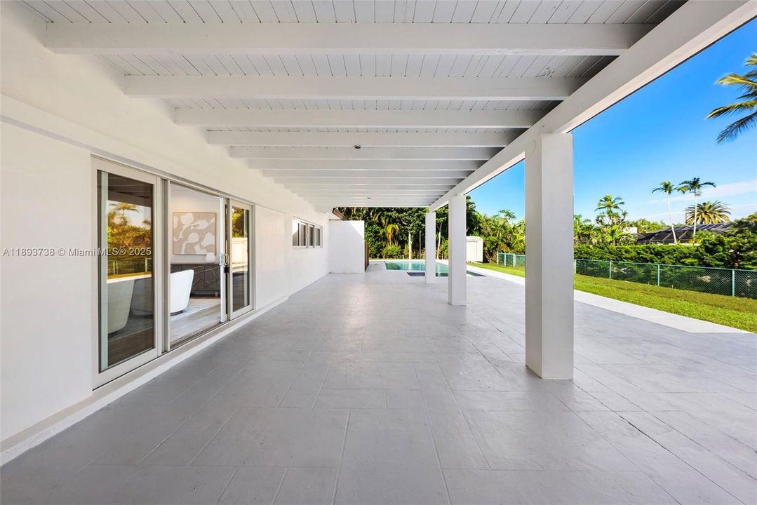 На продажу: $2,600,000 (5 спален, 4 ванн, 2127 Квадратных фут)