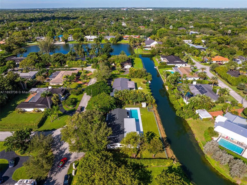 На продажу: $2,600,000 (5 спален, 4 ванн, 2127 Квадратных фут)