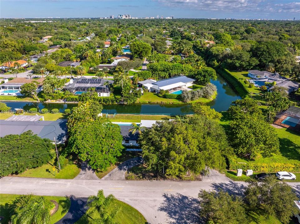 На продажу: $2,600,000 (5 спален, 4 ванн, 2127 Квадратных фут)