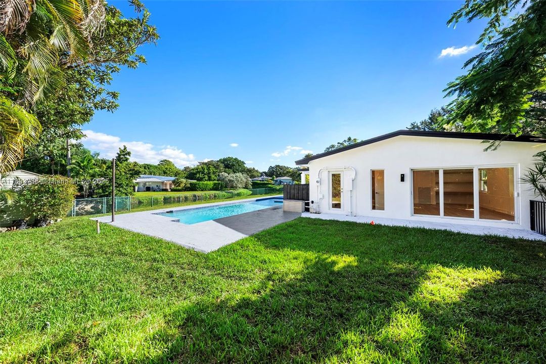 На продажу: $2,600,000 (5 спален, 4 ванн, 2127 Квадратных фут)