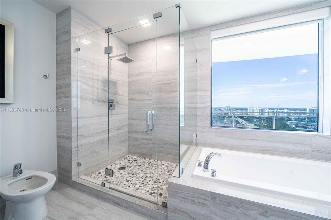 master bedroom bathroom