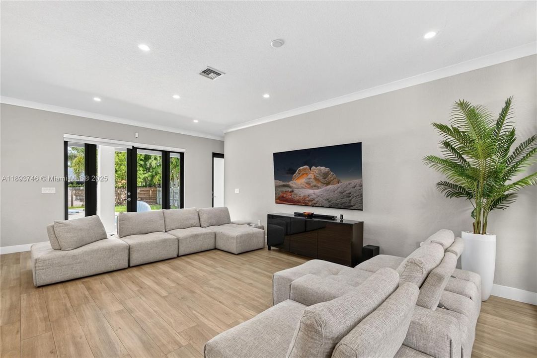 For Sale: $1,495,000 (4 beds, 3 baths, 2556 Square Feet)