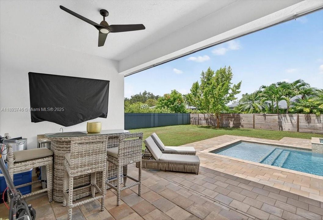 For Sale: $1,495,000 (4 beds, 3 baths, 2556 Square Feet)