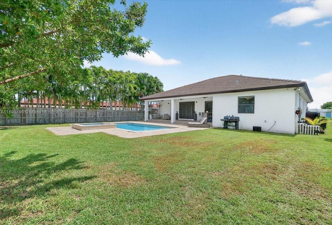 For Sale: $1,495,000 (4 beds, 3 baths, 2556 Square Feet)