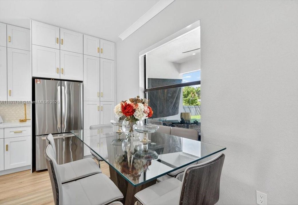 For Sale: $1,495,000 (4 beds, 3 baths, 2556 Square Feet)