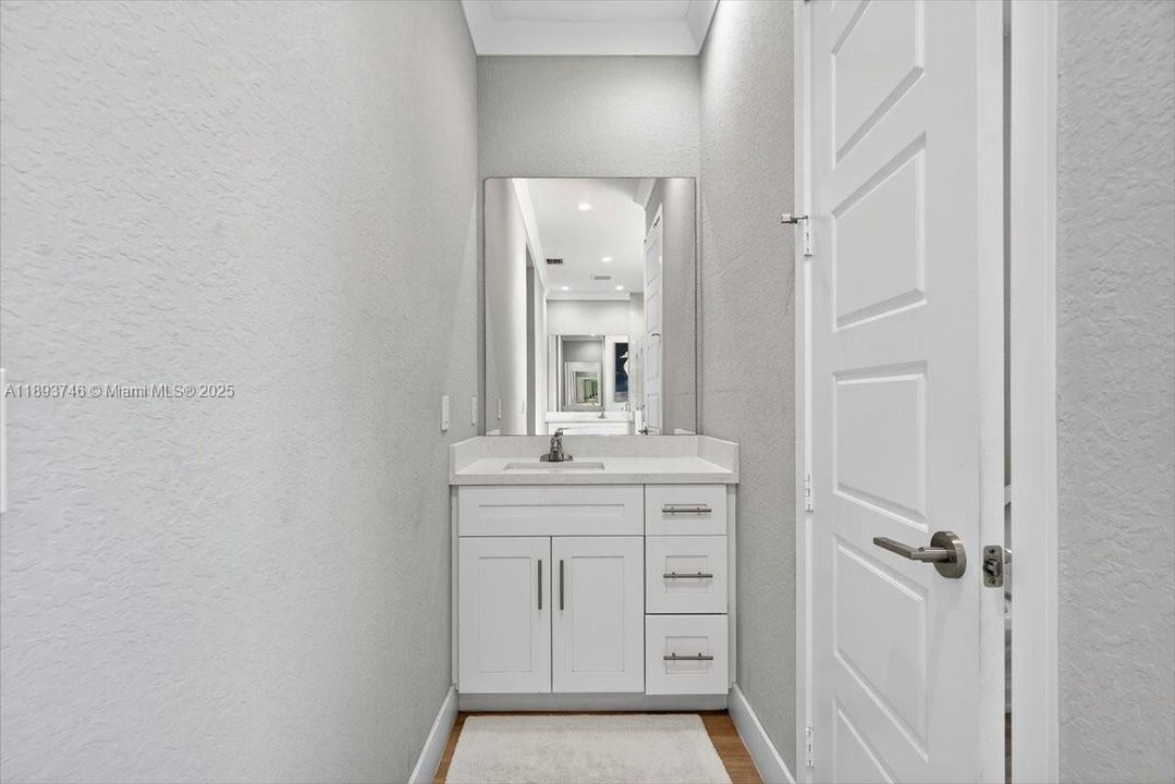 For Sale: $1,495,000 (4 beds, 3 baths, 2556 Square Feet)