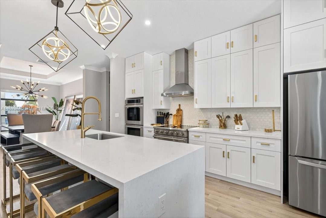 For Sale: $1,495,000 (4 beds, 3 baths, 2556 Square Feet)