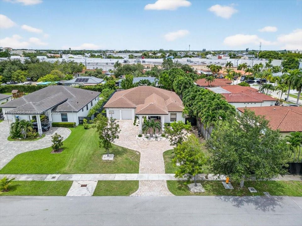 For Sale: $1,495,000 (4 beds, 3 baths, 2556 Square Feet)