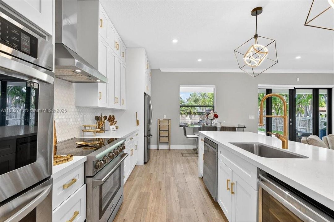 For Sale: $1,495,000 (4 beds, 3 baths, 2556 Square Feet)