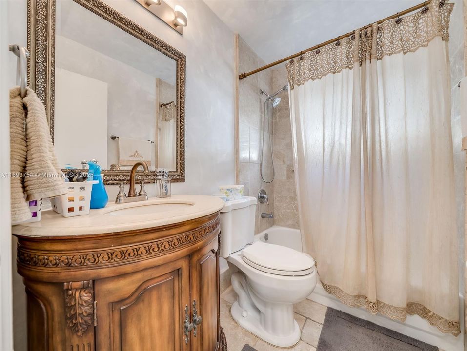 待售: $1,025,000 (3 贝兹, 2 浴室, 1648 平方英尺)