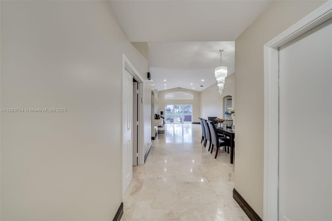 待售: $1,025,000 (3 贝兹, 2 浴室, 1648 平方英尺)