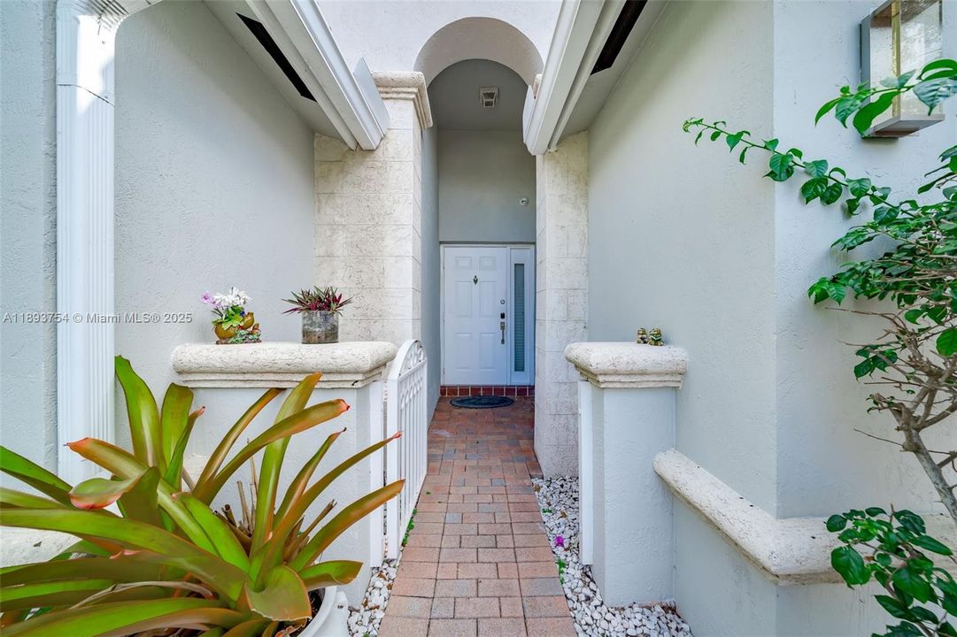 待售: $1,025,000 (3 贝兹, 2 浴室, 1648 平方英尺)