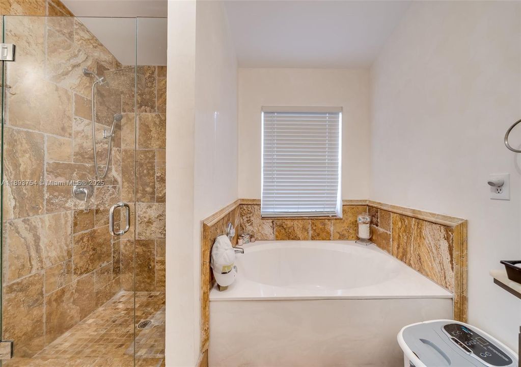 待售: $1,025,000 (3 贝兹, 2 浴室, 1648 平方英尺)