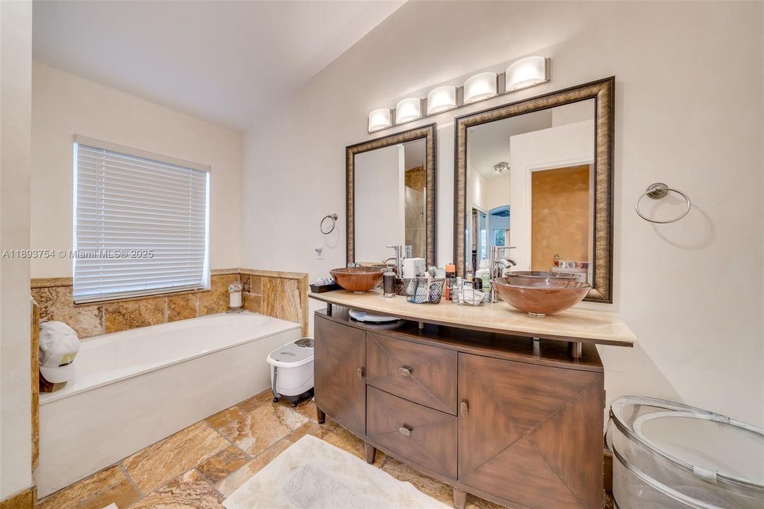 待售: $1,025,000 (3 贝兹, 2 浴室, 1648 平方英尺)