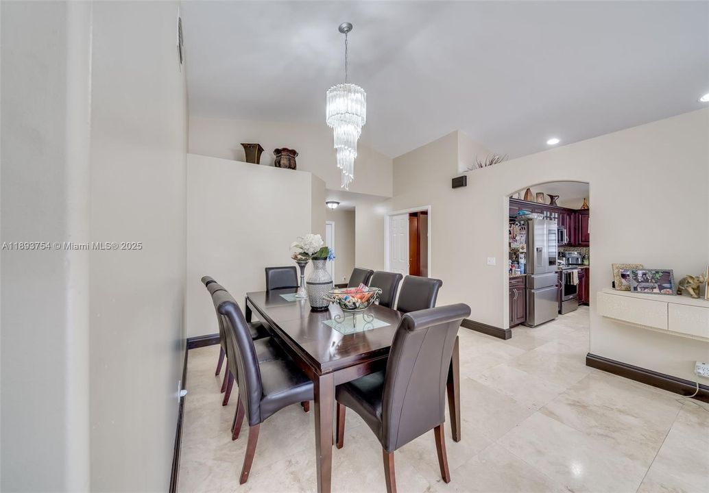 待售: $1,025,000 (3 贝兹, 2 浴室, 1648 平方英尺)