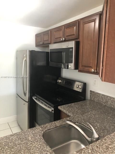 Recently Rented: $1,498 (1 beds, 1 baths, 826 Square Feet)