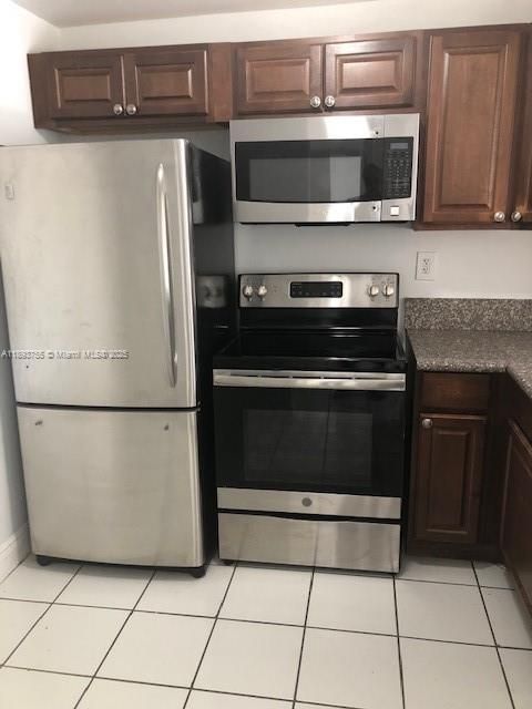 Recently Rented: $1,498 (1 beds, 1 baths, 826 Square Feet)