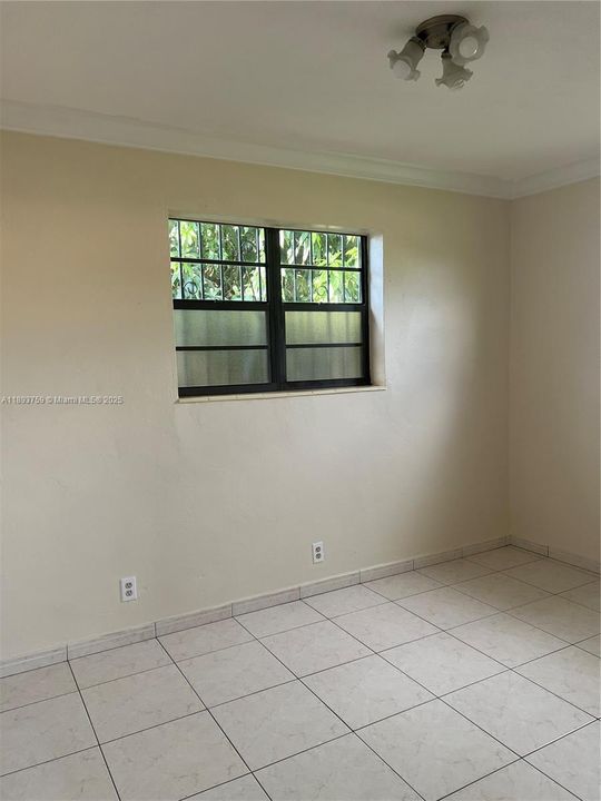 Recientemente alquilado: $3,500 (3 camas, 2 baños, 1276 Pies cuadrados)