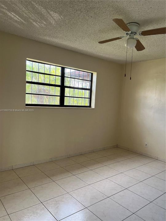 Recientemente alquilado: $3,500 (3 camas, 2 baños, 1276 Pies cuadrados)