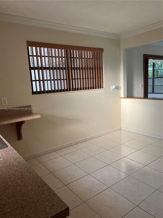 Recientemente alquilado: $3,500 (3 camas, 2 baños, 1276 Pies cuadrados)