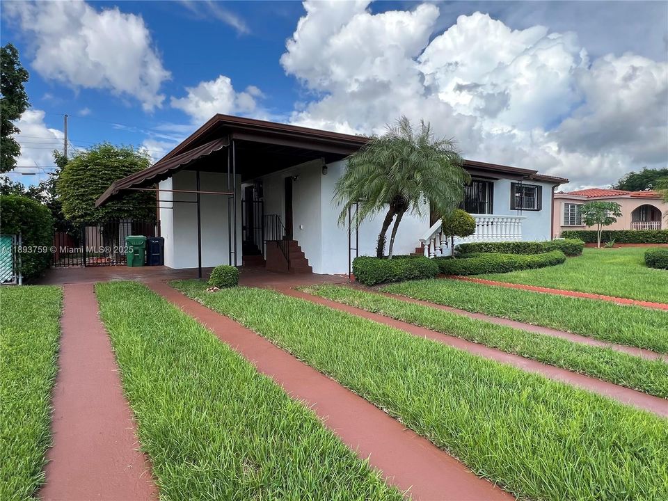 Recientemente alquilado: $3,500 (3 camas, 2 baños, 1276 Pies cuadrados)