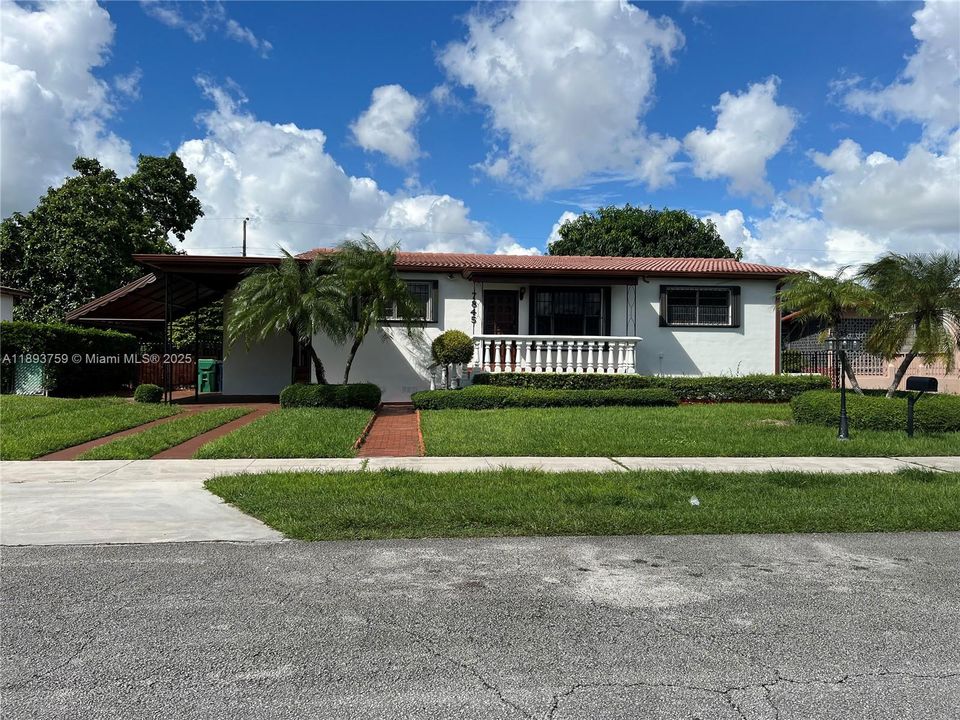 Recientemente alquilado: $3,500 (3 camas, 2 baños, 1276 Pies cuadrados)