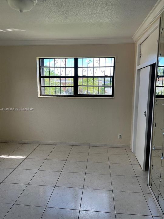 Recientemente alquilado: $3,500 (3 camas, 2 baños, 1276 Pies cuadrados)