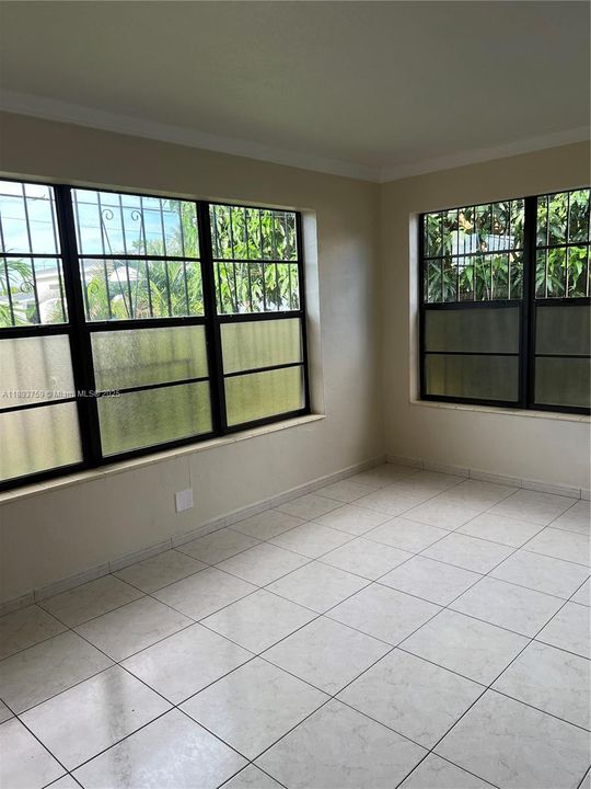 Recientemente alquilado: $3,500 (3 camas, 2 baños, 1276 Pies cuadrados)