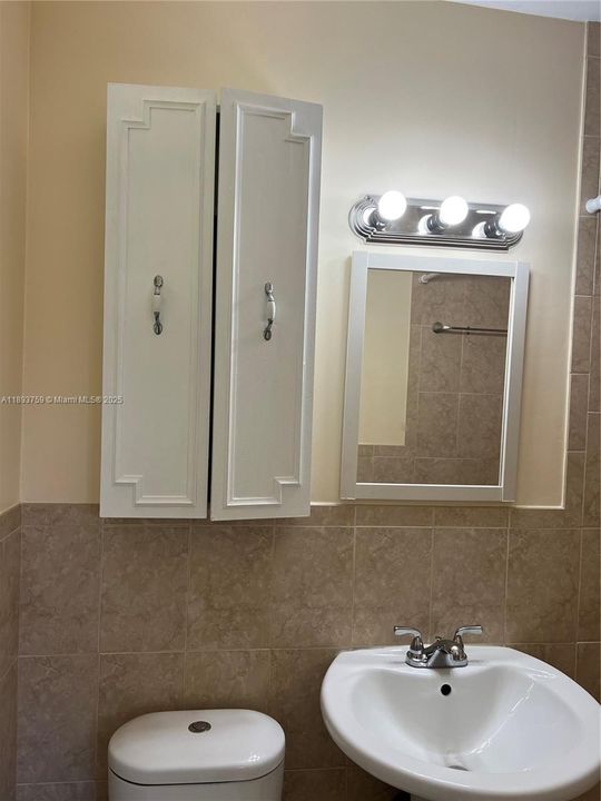 Recientemente alquilado: $3,500 (3 camas, 2 baños, 1276 Pies cuadrados)