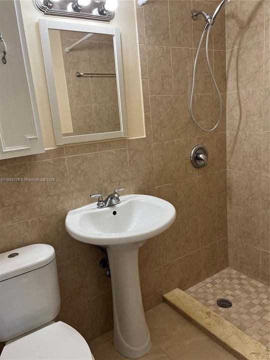 Recientemente alquilado: $3,500 (3 camas, 2 baños, 1276 Pies cuadrados)