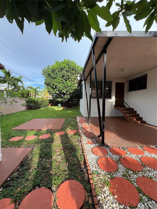 Recientemente alquilado: $3,500 (3 camas, 2 baños, 1276 Pies cuadrados)