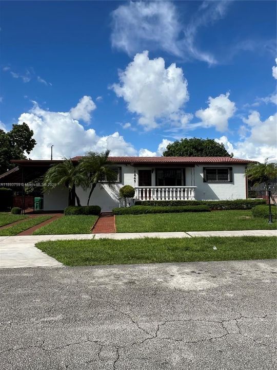 Recientemente alquilado: $3,500 (3 camas, 2 baños, 1276 Pies cuadrados)