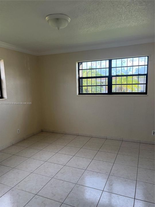 Recientemente alquilado: $3,500 (3 camas, 2 baños, 1276 Pies cuadrados)