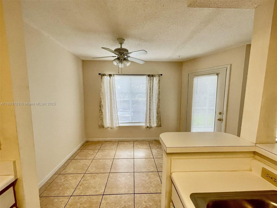 最近租的: $1,650 (1 贝兹, 1 浴室, 791 平方英尺)