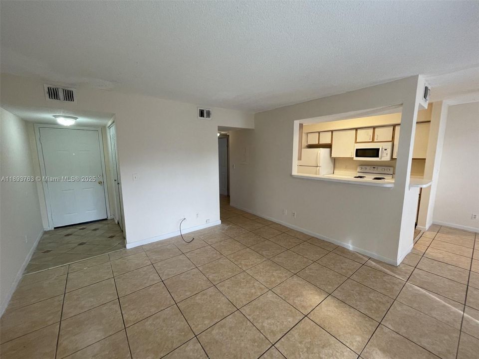 最近租的: $1,650 (1 贝兹, 1 浴室, 791 平方英尺)