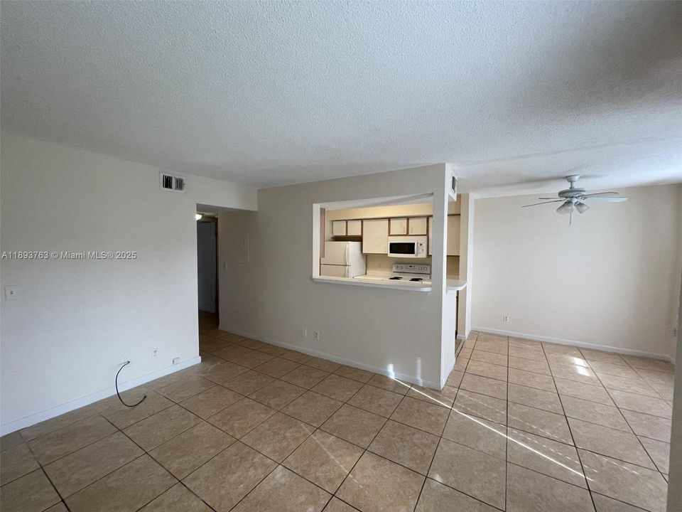 最近租的: $1,650 (1 贝兹, 1 浴室, 791 平方英尺)