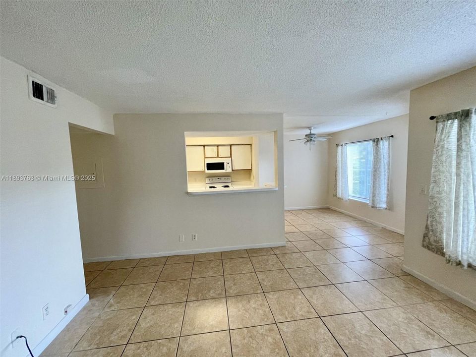 最近租的: $1,650 (1 贝兹, 1 浴室, 791 平方英尺)