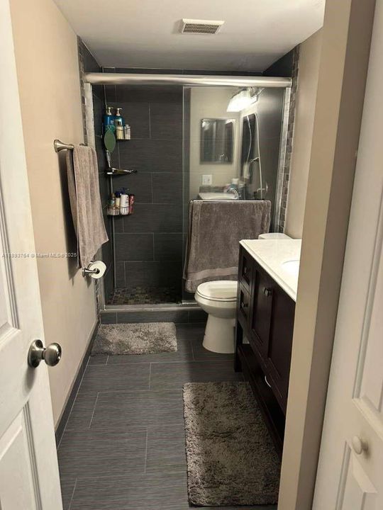 For Sale: $113,900 (1 beds, 1 baths, 833 Square Feet)